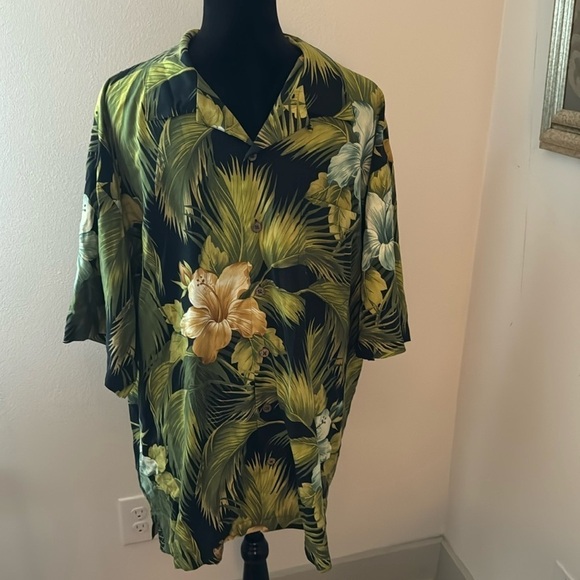 Tommy Bahama green tropical leaves print buttoned down short sleeves Sz XL men - Picture 1 of 6